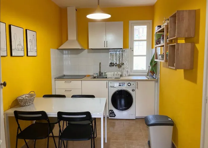 Donde Conchita, Buhardilla Con Bano Compartido, Cerca Del Aeropuerto Norte *