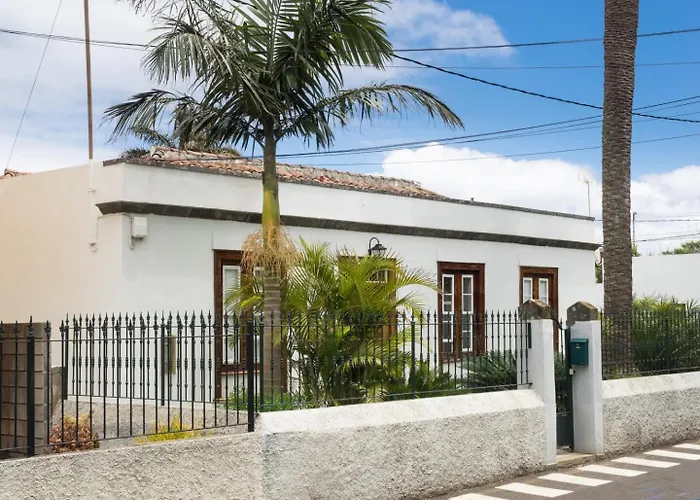 Séjour chez l'habitant Donde Conchita, Buhardilla Con Bano Compartido, Cerca Del Aeropuerto Norte