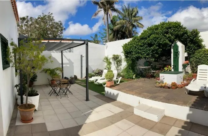 Donde Conchita, Buhardilla Con Bano Compartido, Cerca Del Aeropuerto Norte *